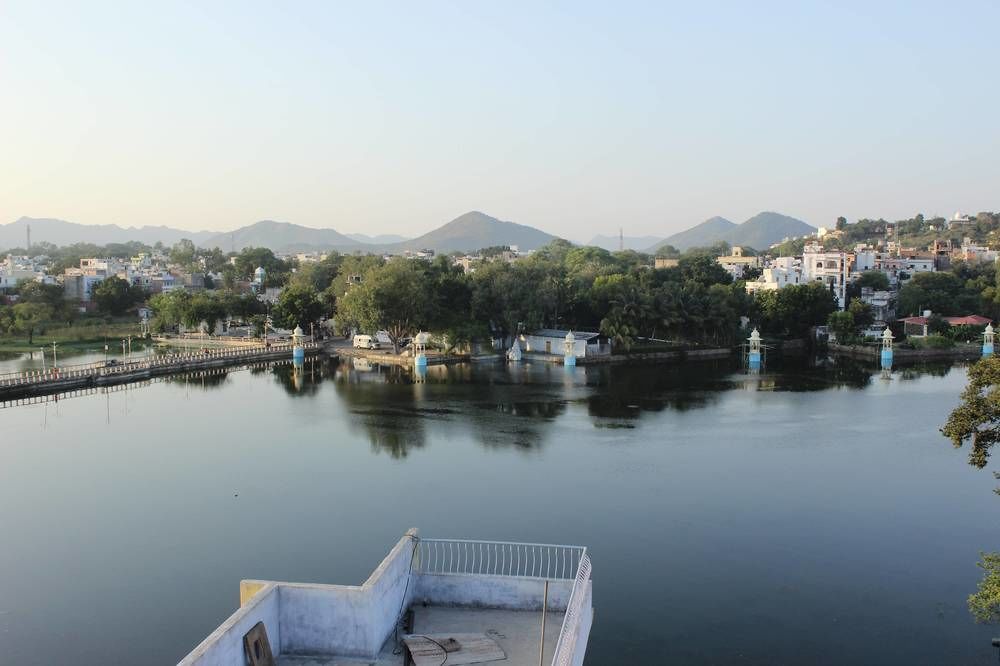 Backpacker Panda Lake Pichola Udaipur Ngoại thất bức ảnh